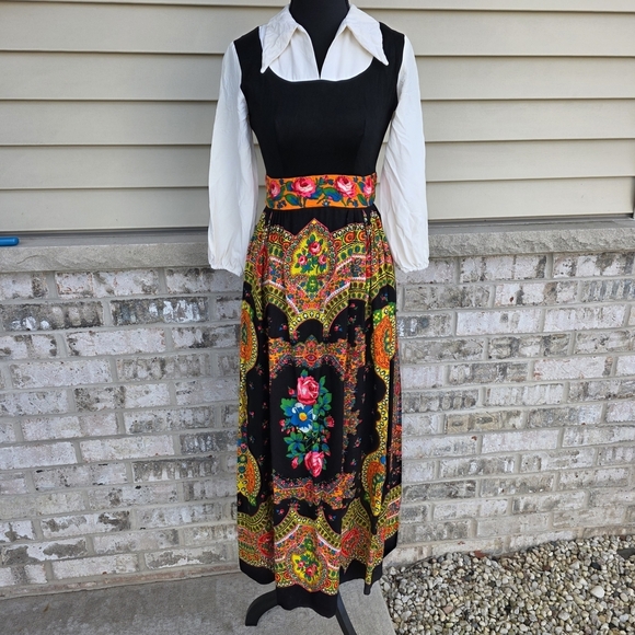 CarLette Dresses & Skirts - Vintage 70s Carlette Union Made Boho Floral Maxi Dress
